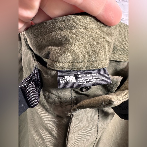 The North Face Men’s Convertible Hiking Pants - Picture 3 of 7